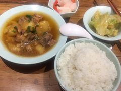 油焖鸡饭-茶花妹子云南餐厅(传媒大学店)