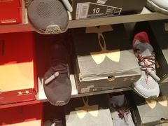 -UNDER ARMOUR(新燕莎奥莱店)