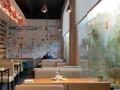 靠窗位-莲餐厅·湖北菜·藕汤是头牌(愚园路店)