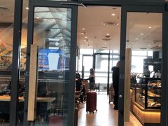 -星巴克(青岛火车北站候车大厅店)