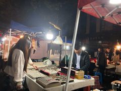 -吴山路夜市