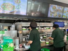 -老乡鸡(武汉中南梅苑小区地铁站店)