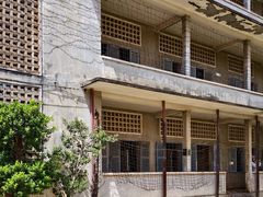 -吐斯廉屠杀博物馆