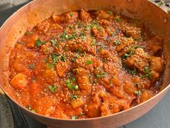 铜锅油焖鸡-Ameigo梅果·云贵川bistro(长宁来福士店)