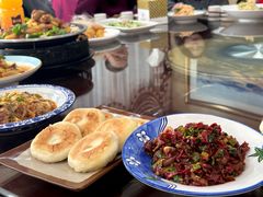 滚刀辣皮子夹馍-新疆巴州金丝特餐厅(大钟寺店)