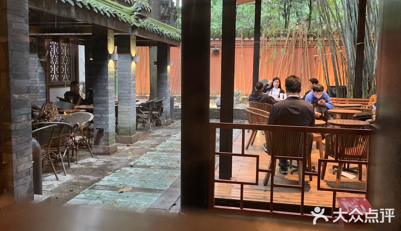 想带同事逛一下，被推荐锦里