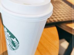 -星巴克(前滩世贸中心店)