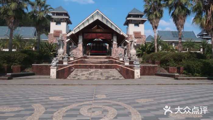 天芳悦潭温泉度假村门面图片