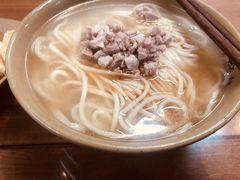 -亮亮面馆(经六路店)