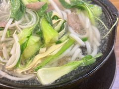 -丽虹云南过桥米线(兴工街店)