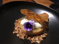 焦糖苹果配山核桃及香草奶油慕斯-AZUL by FUEL蓝色·法式酒馆(琶醍店)