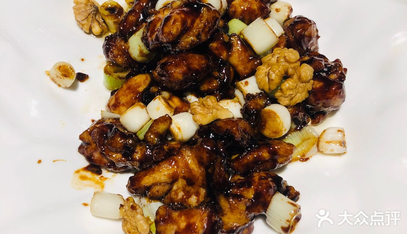 至少很符合我个人口味。装修也还不错