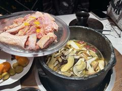 古法野生菌汤底-芸山季·云南野生菌火锅(人民广场来福士店)