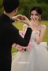 -雪中彩影婚纱摄影·微光艺术中心