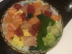 四色鱼生饭定食-羽山料理