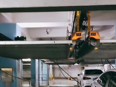 -丽丰购物中心·停车场