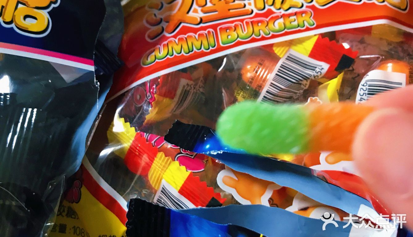 啊～把这只缤纷的小虫虫吃下去吧！