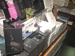 大堂-西西弗书店&矢量咖啡(壹方购物中心店)