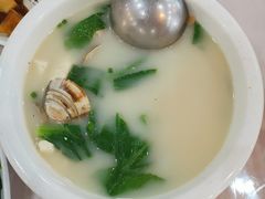 沙白芥菜豆腐汤-鹏城人家海鲜酒家·23年老字号(较场尾店)