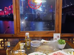 -小天鹅火锅·一线江景洪鼎旗舰店(洪崖洞店)
