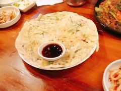葱丝海鲜饼-火炉情韩国料理店(古田路店)