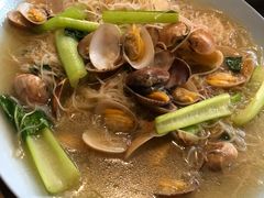 -东海岸人工湖美食村