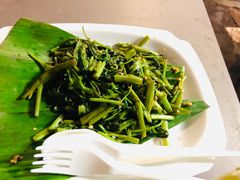 -东海岸人工湖美食村