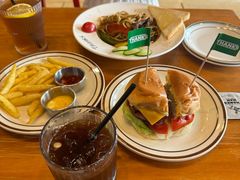 -Thanks美式餐厅(汉堡咖啡店)