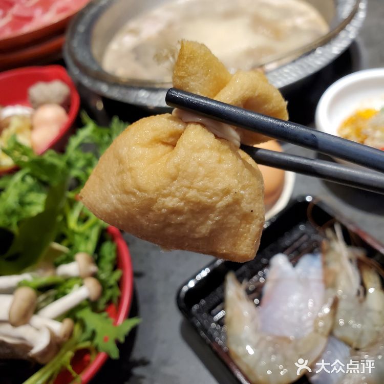 抢到58券得空就来了，选黑松露菌王国锅汤底么啥料