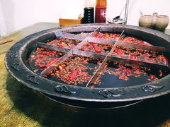 -渝嘴小老弟老火锅(华新村店)