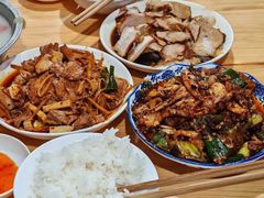 -茅屋大酒店