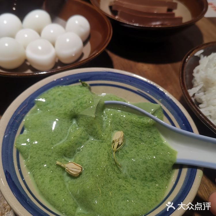 新年第一聚，红红火火小火锅