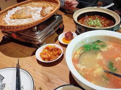 -帅巴人舅母子腊蹄民俗村