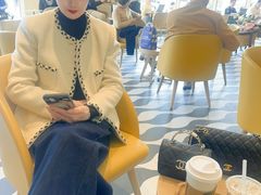 -星巴克臻选(莘庄仲盛店)