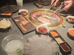 -铭牛烧肉·和牛海鲜自助(高新月牙湖店)