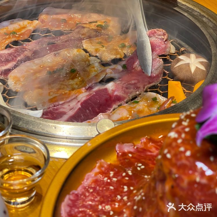 成都老牌日式烧肉丨实惠量大，和牛、五花、寿司好好吃😆