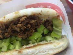 瘦肉夹馍-一一刀削面(首创空港国际中心店)