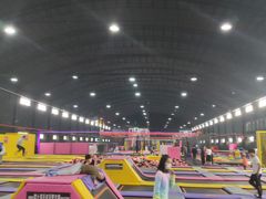 -嘿哟动霸CHUA·新潮玩运动娱乐中心·蹦床滑冰团建乐园