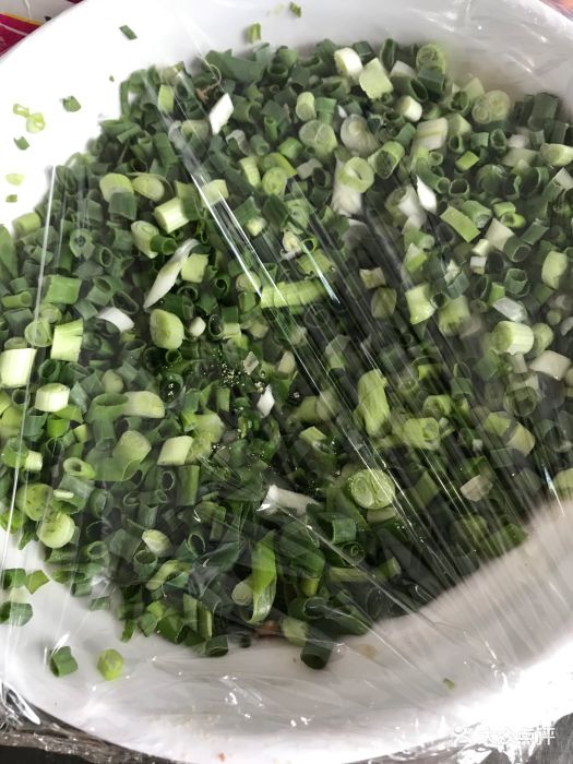 廖姥爷美蛙鱼头火锅(玫瑰湾店)葱花图片 - 第1张