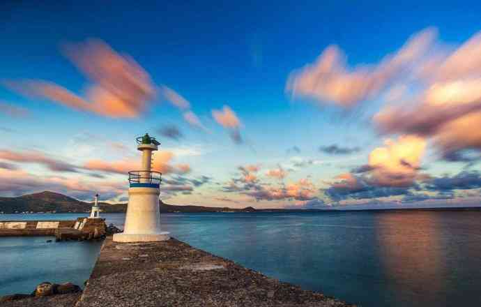 垦丁南湾-"大量旅行团,人不少,不过相比于国内的海滩.