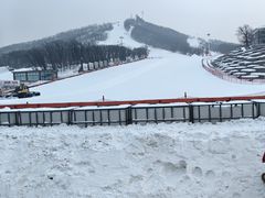 -庙香山滑雪场