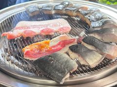 -围炉肉舍•炭烤活鳗•丹东海鲜烤肉(步行街店)