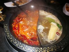 特色鸳鸯锅-锅说大脸毛肚重庆老火锅(佐阾店)