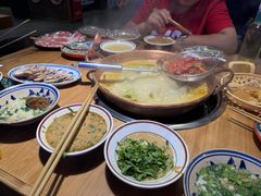 -洱火云南酸菜牛肉火锅(石景山当代商城店)