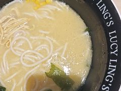 -灵芝妹子海鲜米线(劳动公园店)