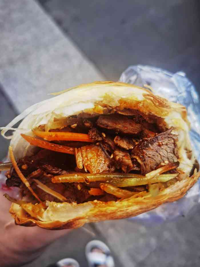 严太婆锅魁(文殊院店)-"就是这个锅盔,我去吃了两次了.每次去都是.