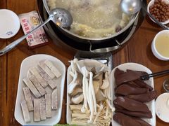 -15年老字号鑫鑫猪肚鸡·椰子鸡海南火锅(兴隆华侨农场店)