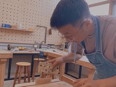 -几个木匠匠人厨房