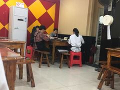 大堂-潘国仙耳光馄饨(黄家阙路店)