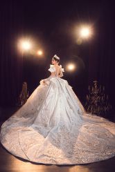 -艾米丽婚纱礼服